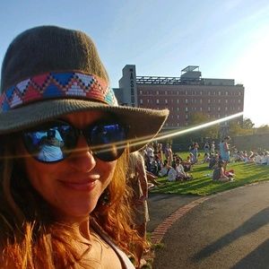 Meet your Posher, Renee